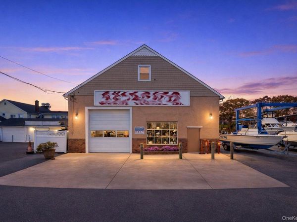 24 Cottage Avenue, Bay Shore, NY 11706