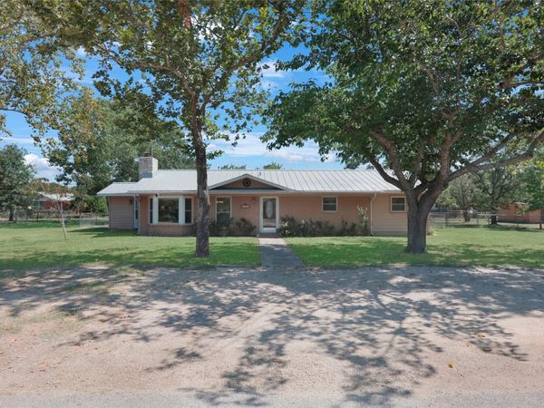 661 W South ST, Bertram, TX 78605