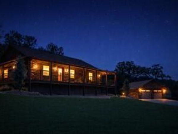 400 Dragon Hill Lane, Lampe, MO 65681