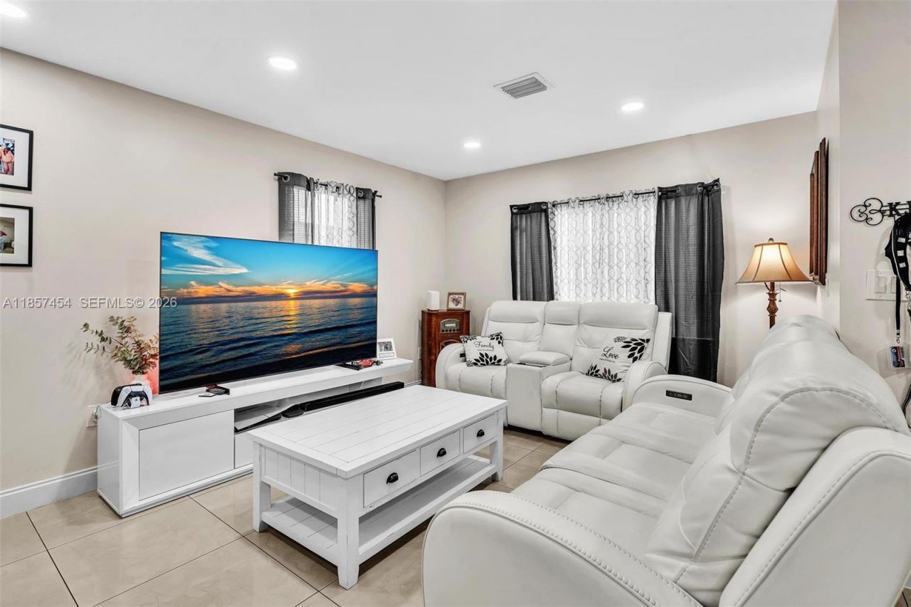 202 NW 14th Ave, Unit 202, Fort Lauderdale, FL 33311 Photo