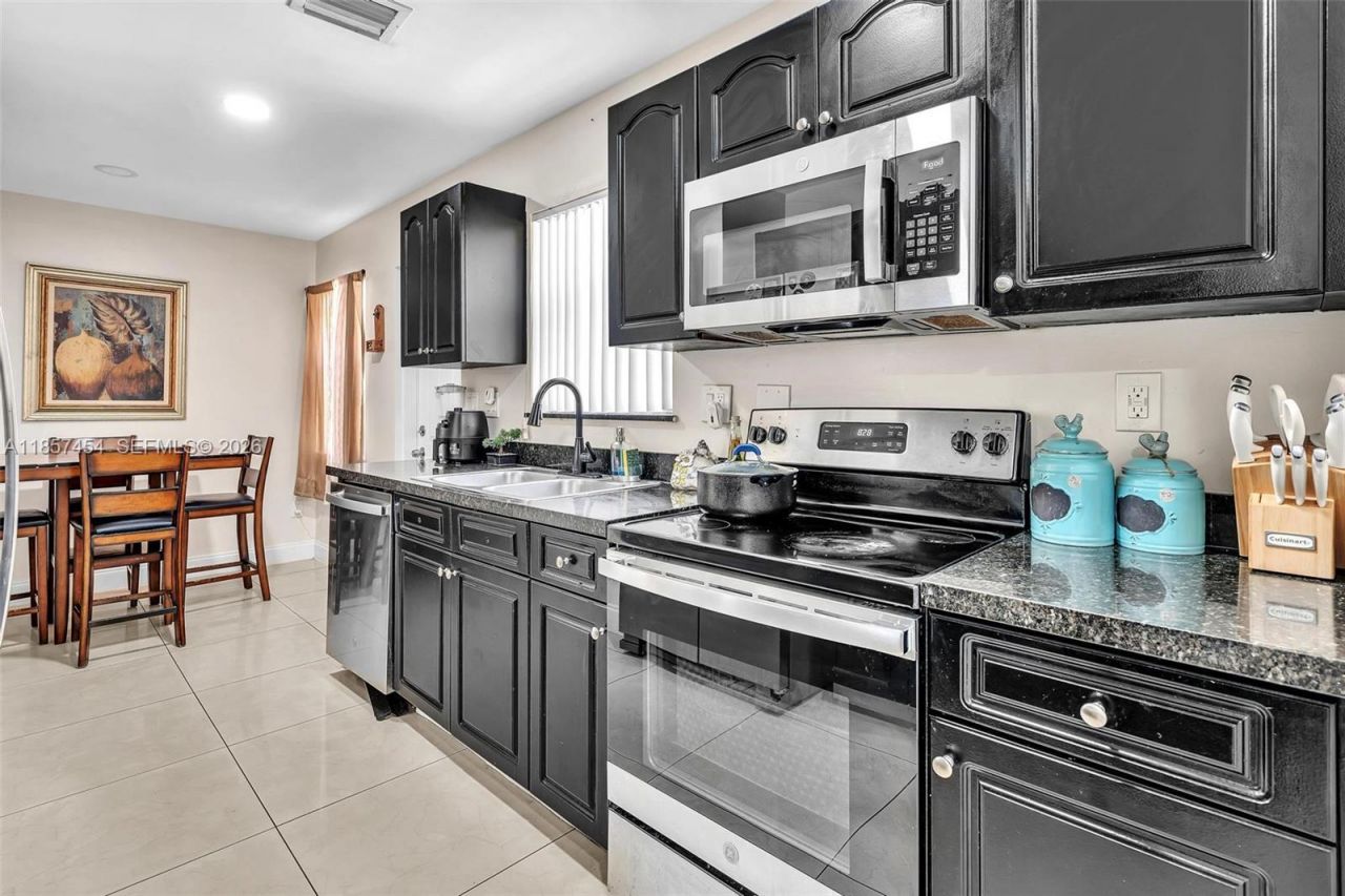 202 NW 14th Ave, Unit 202, Fort Lauderdale, FL 33311 Photo