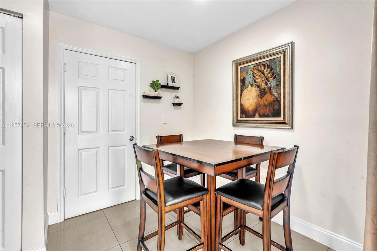 202 NW 14th Ave, Unit 202, Fort Lauderdale, FL 33311 Photo