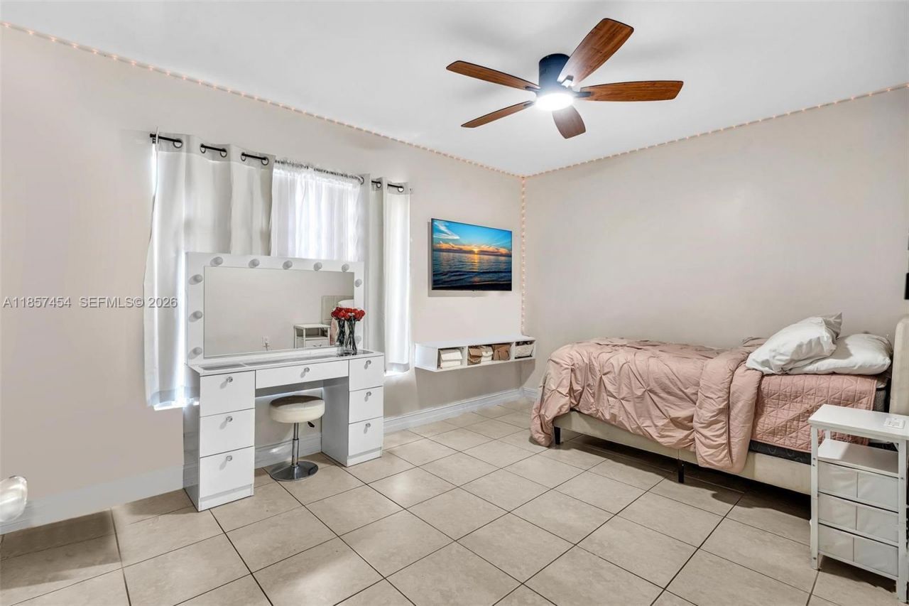 202 NW 14th Ave, Unit 202, Fort Lauderdale, FL 33311 Photo