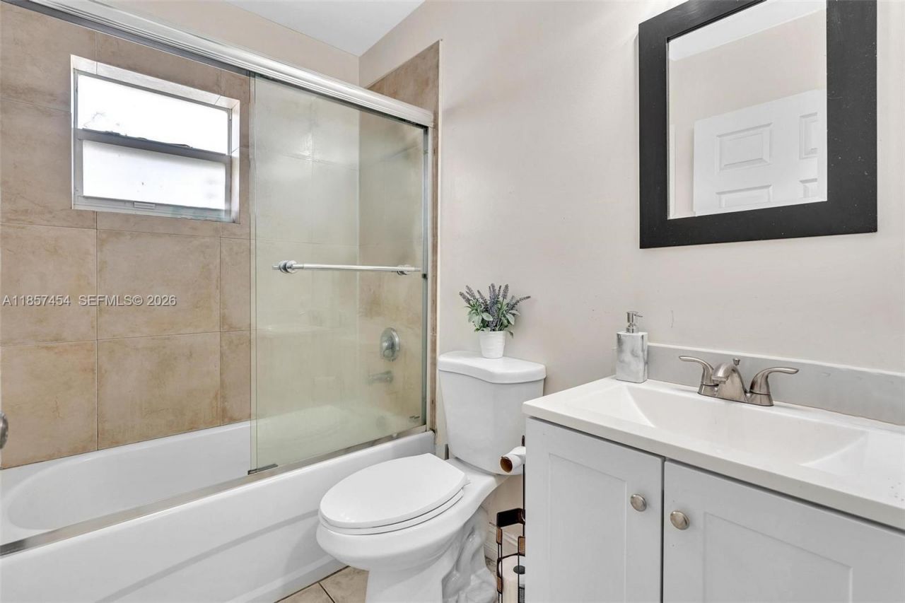 202 NW 14th Ave, Unit 202, Fort Lauderdale, FL 33311 Photo