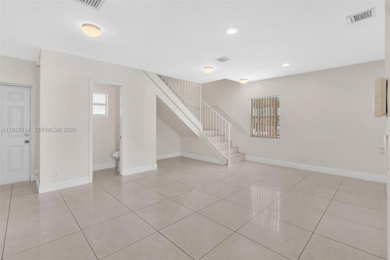 202 NW 14th Ave, Unit 202, Fort Lauderdale, FL 33311 Photo