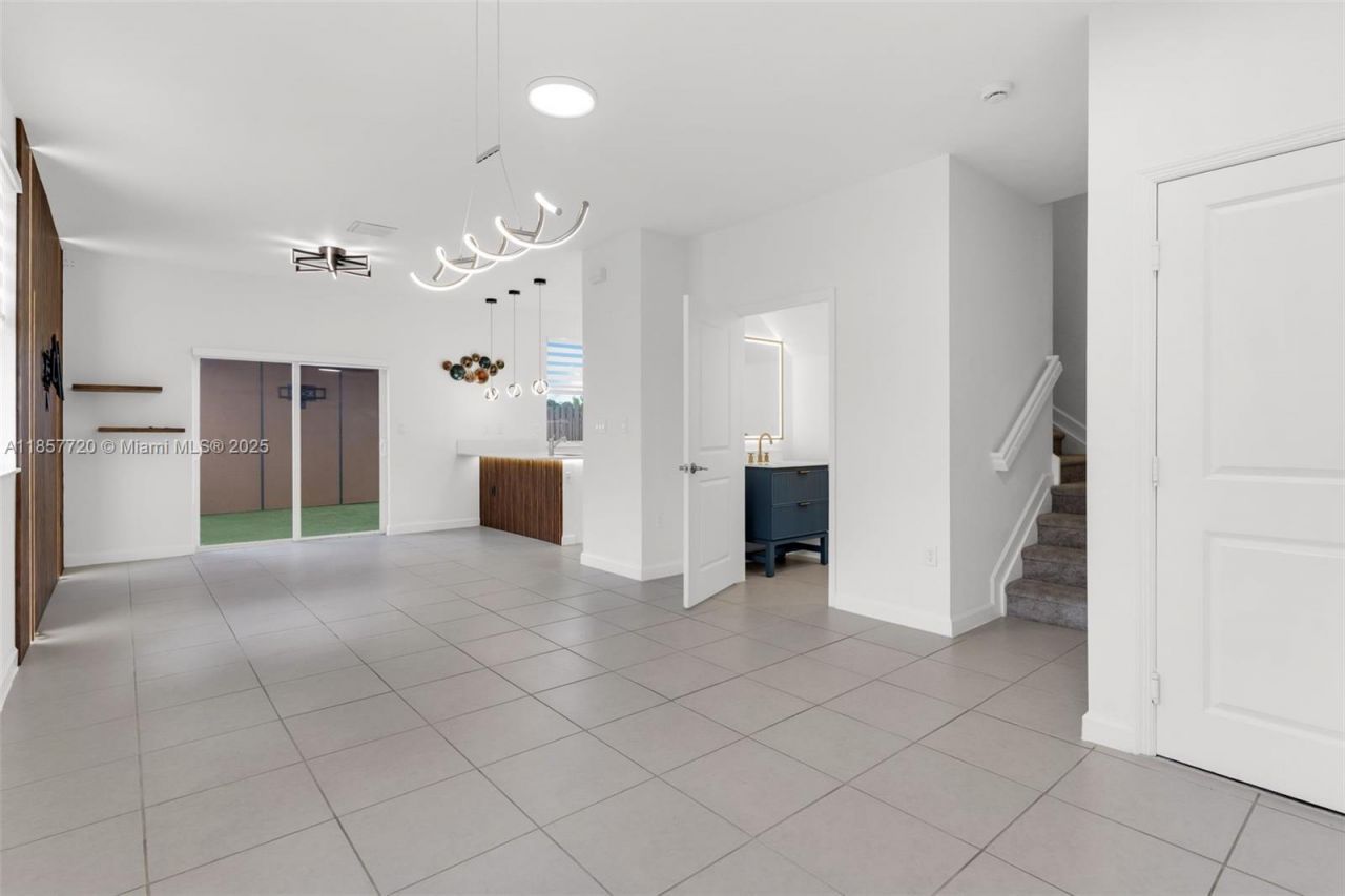 12373 NW 24th Pl, Miami, FL 33167 Photo