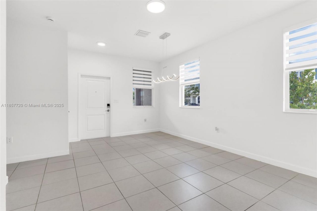 12373 NW 24th Pl, Miami, FL 33167 Photo