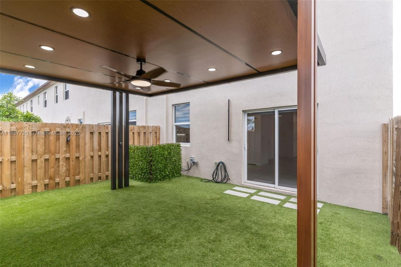 12373 NW 24th Pl, Miami, FL 33167 Photo