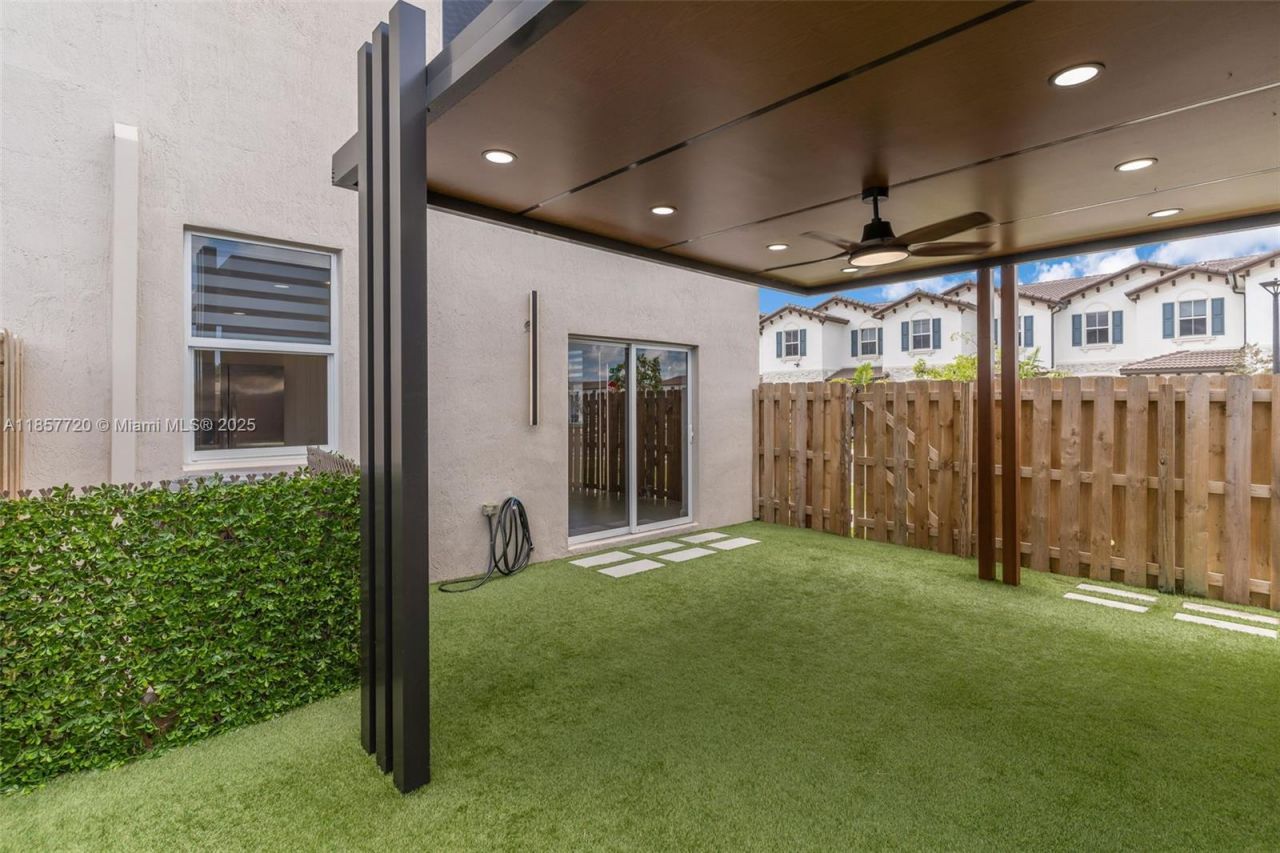 12373 NW 24th Pl, Miami, FL 33167 Photo