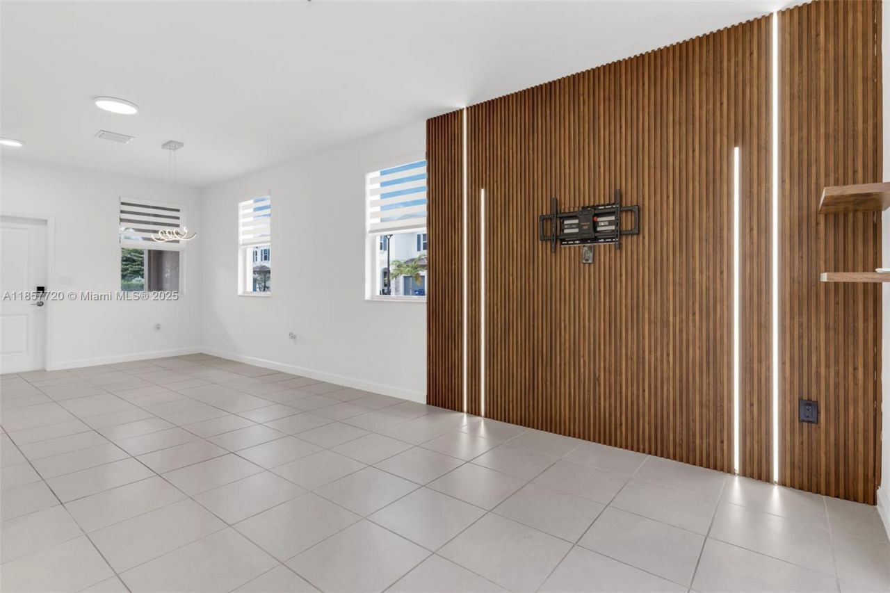 12373 NW 24th Pl, Miami, FL 33167 Photo