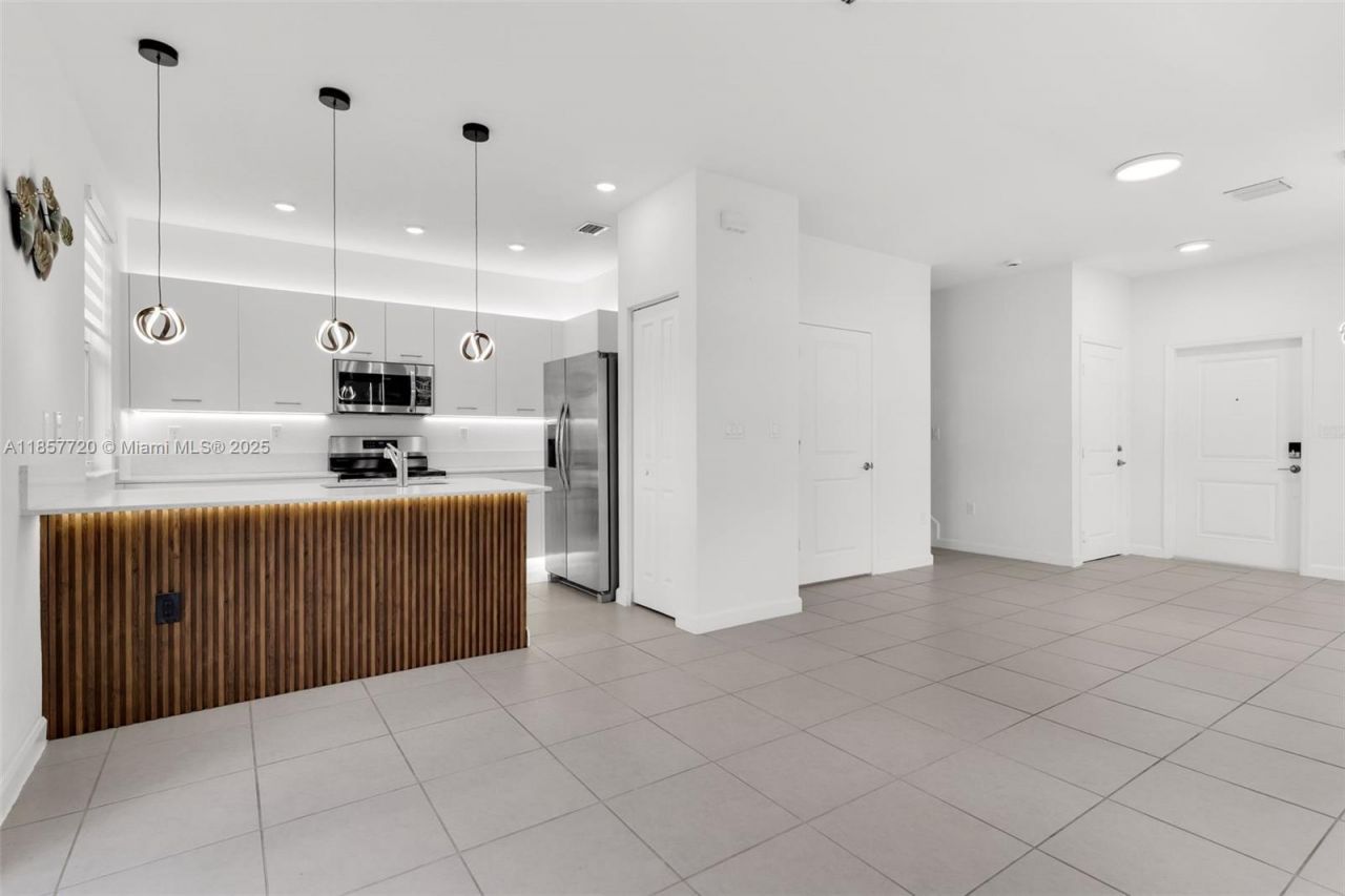 12373 NW 24th Pl, Miami, FL 33167 Photo