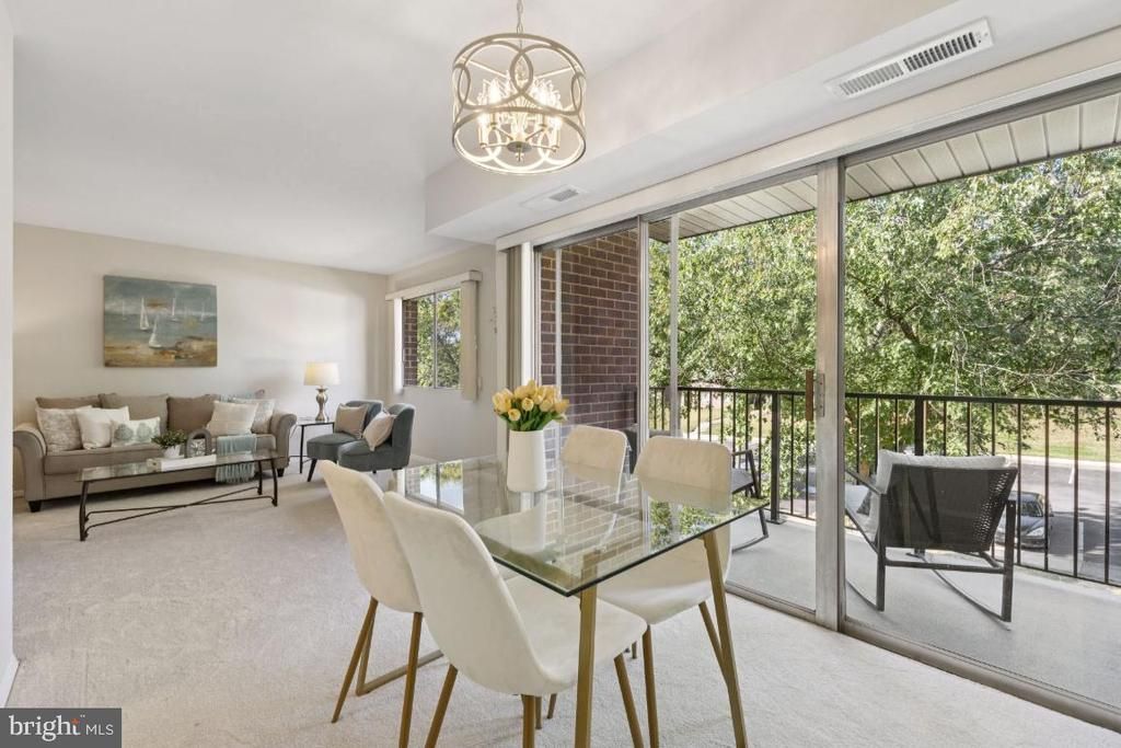 12705 Dara Drive, Unit 301, Woodbridge, VA 22192 Main Photo