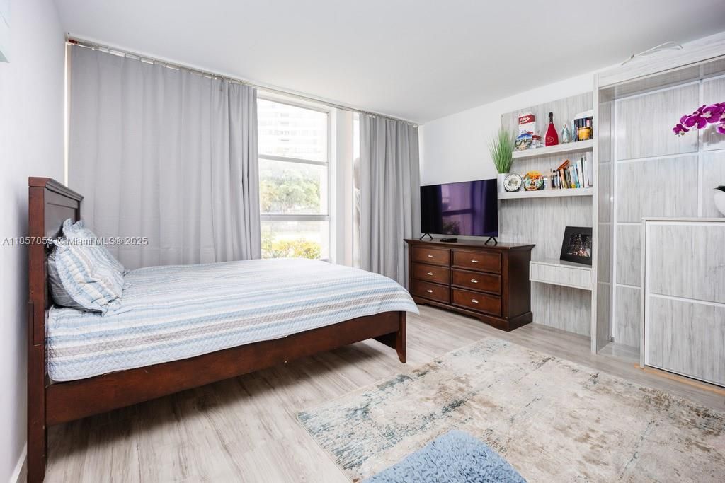 501 Three Islands Blvd, Unit 117, Hallandale Beach, FL 33009 Photo