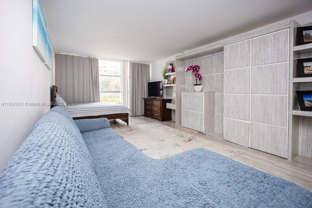 501 Three Islands Blvd, Unit 117, Hallandale Beach, FL 33009 Photo