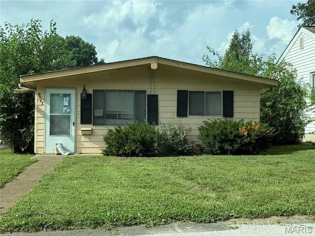 9047 Kathlyn Drive, Saint Louis, MO 63134 Main Photo