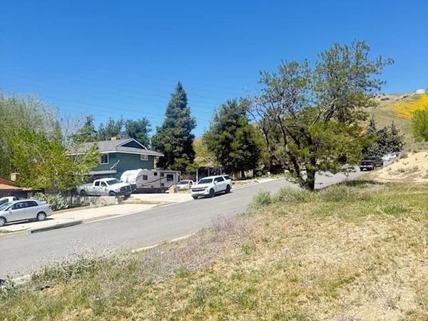 1 Johnson Road, Lake Elizabeth, CA 93532