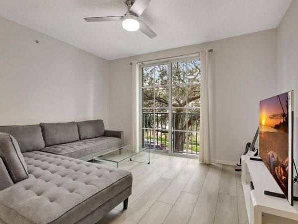 630 S Sapodilla Avenue, Unit 223, West Palm Beach, FL 33401