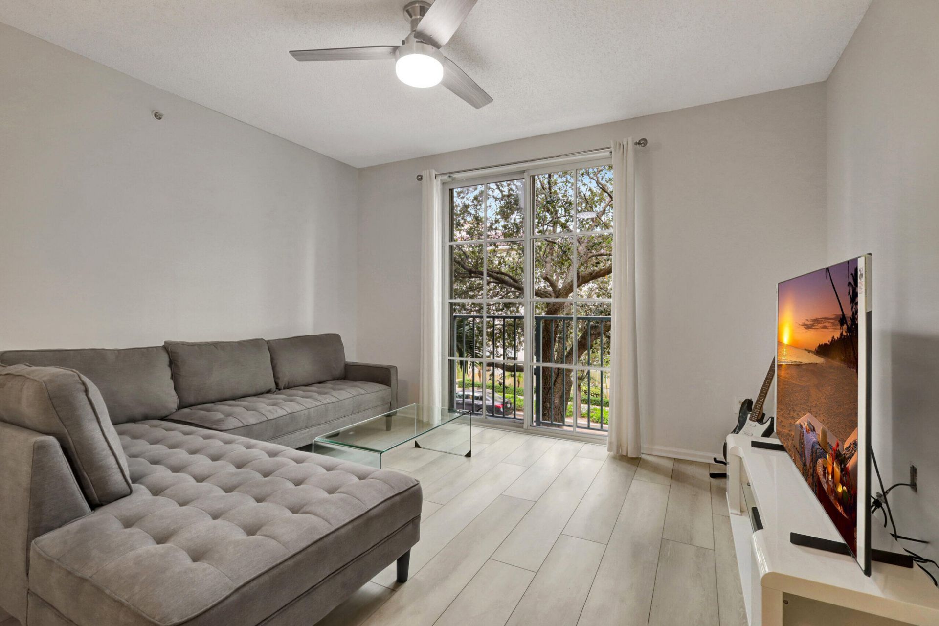 630 S Sapodilla Avenue, Unit 223, West Palm Beach, FL 33401 Photo