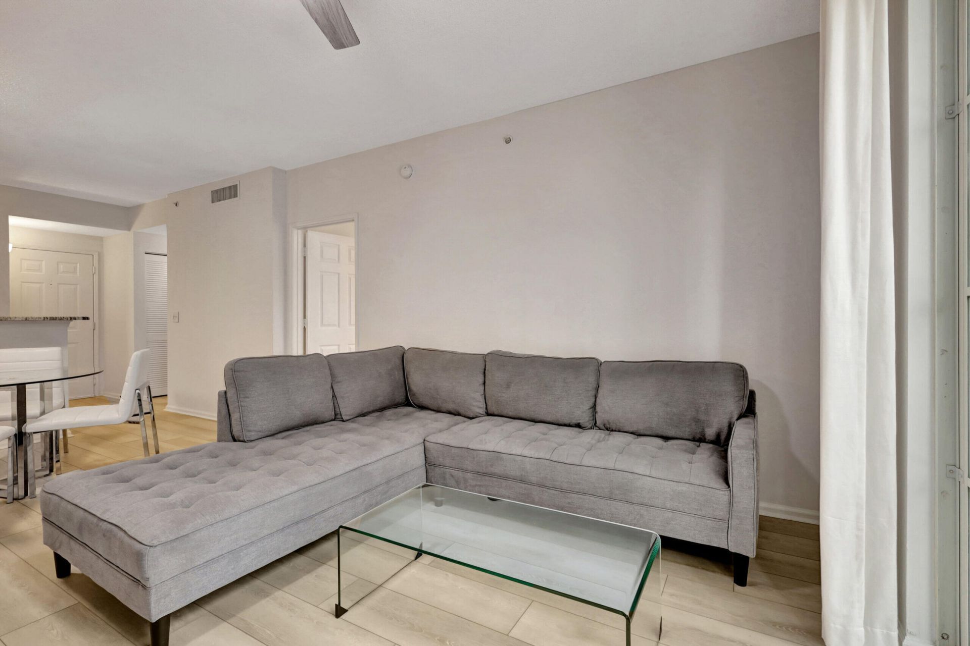 630 S Sapodilla Avenue, Unit 223, West Palm Beach, FL 33401 Photo