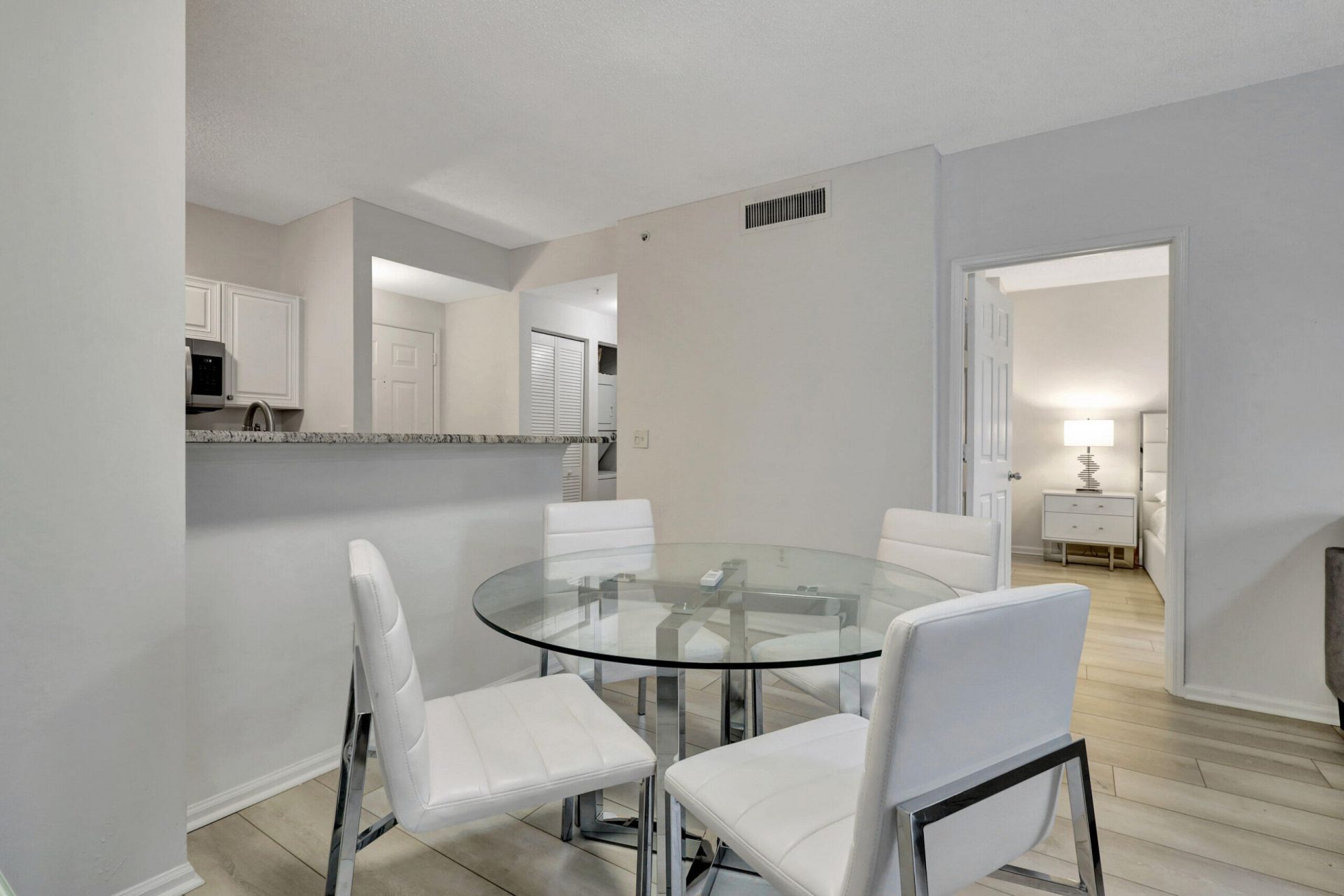 630 S Sapodilla Avenue, Unit 223, West Palm Beach, FL 33401 Photo