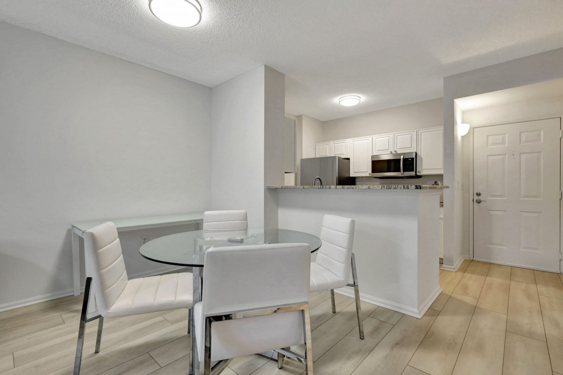 630 S Sapodilla Avenue, Unit 223, West Palm Beach, FL 33401 Photo