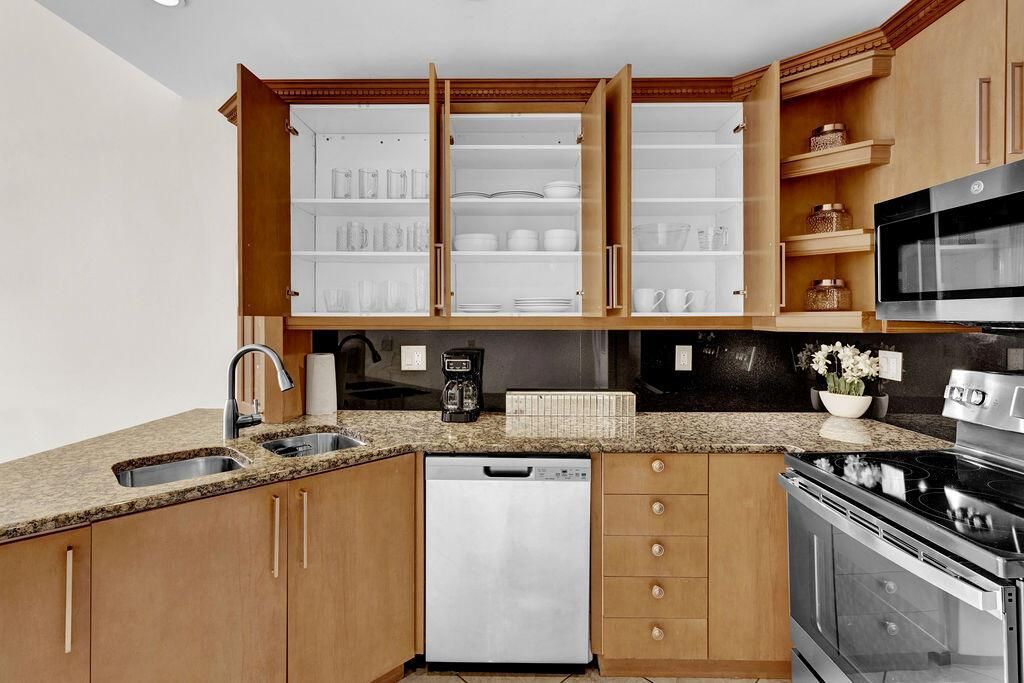 121 Waterside Drive, Hypoluxo, FL 33462 Photo