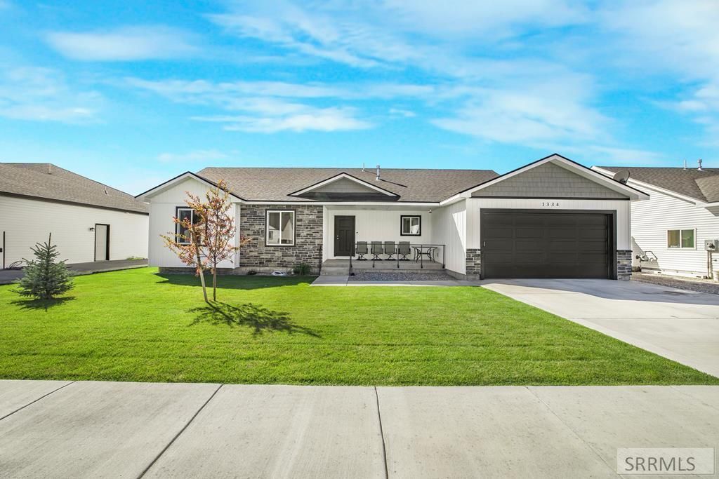 1334 Harris Loop, Blackfoot, ID 83221 Main Photo