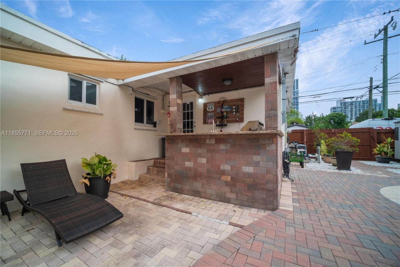 3715 SW 29th St, Miami, FL 33134 Photo