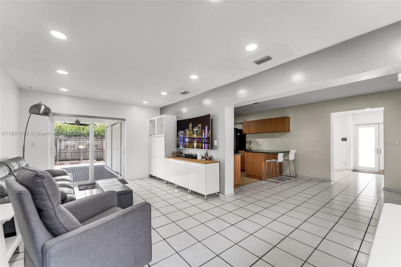 1730 SW 102nd Ave, Miami, FL 33165 Photo