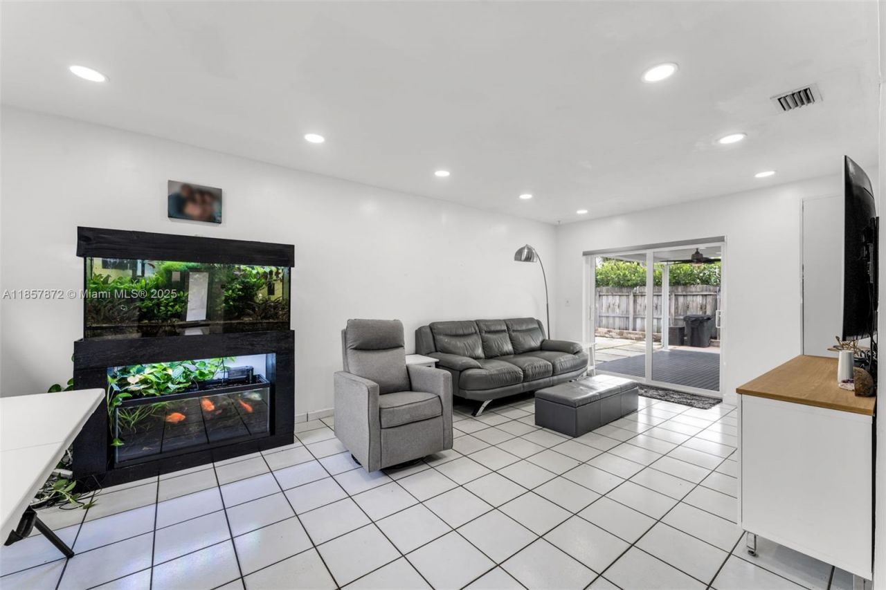 1730 SW 102nd Ave, Miami, FL 33165 Photo