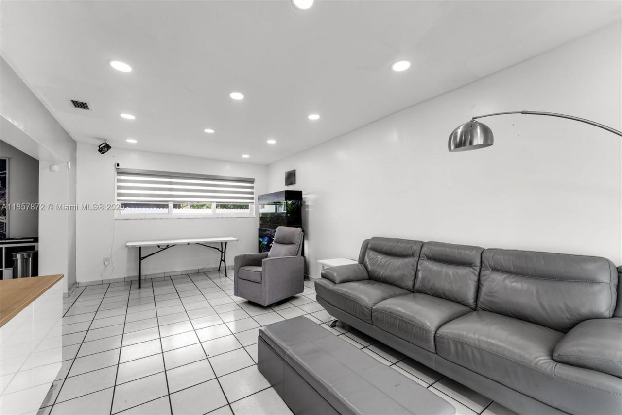 1730 SW 102nd Ave, Miami, FL 33165 Photo