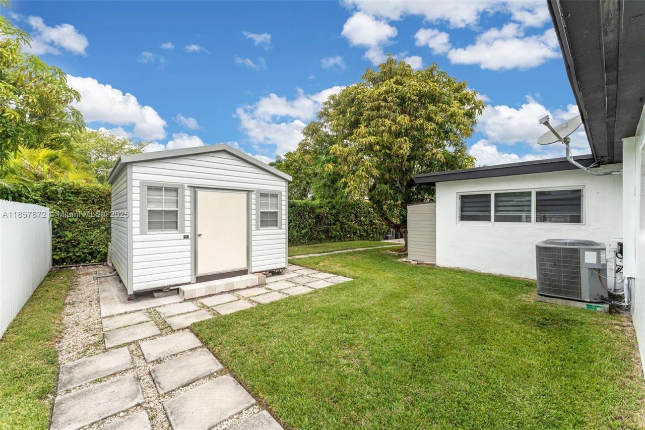 1730 SW 102nd Ave, Miami, FL 33165 Photo