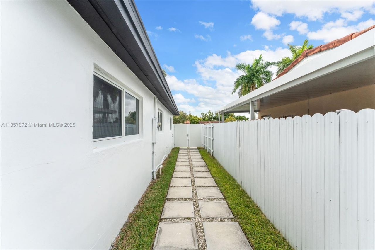 1730 SW 102nd Ave, Miami, FL 33165 Photo