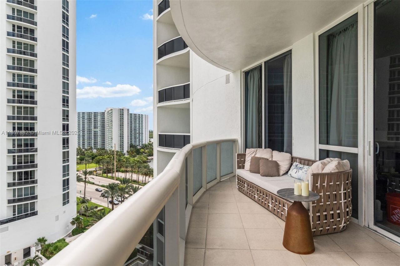 16001 Collins Ave, Unit 907, Sunny Isles Beach, FL 33160 Photo