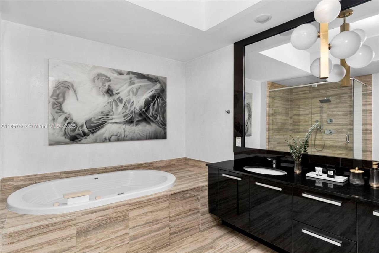 16001 Collins Ave, Unit 907, Sunny Isles Beach, FL 33160 Photo