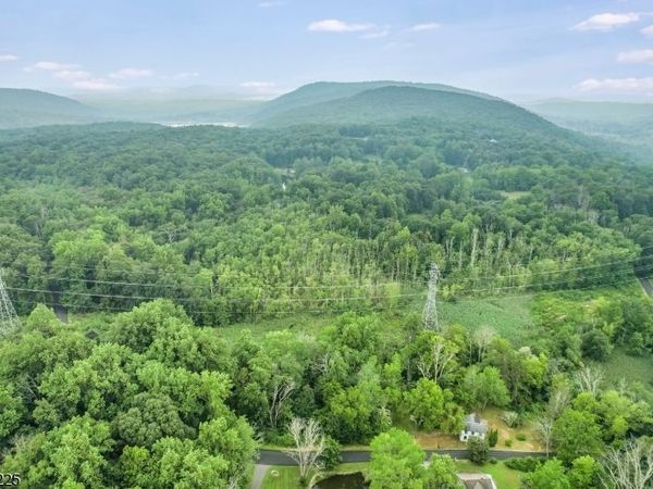 44 Lake Just It Rd, Liberty, NJ 07838