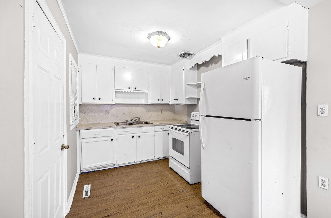 5538 Blackwell Avenue Photo 8