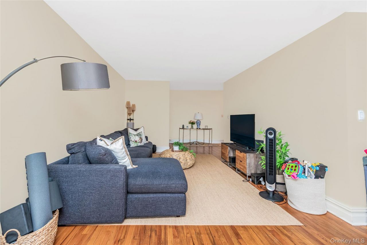 3201 Grand Concourse, Unit 2E, Bronx, NY 10468 Main Photo