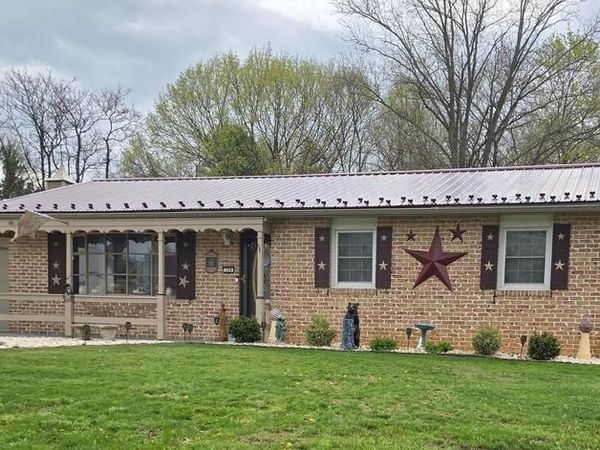 109 SYCAMORE DRIVE, MOUNT HOLLY SPRINGS, PA 17065