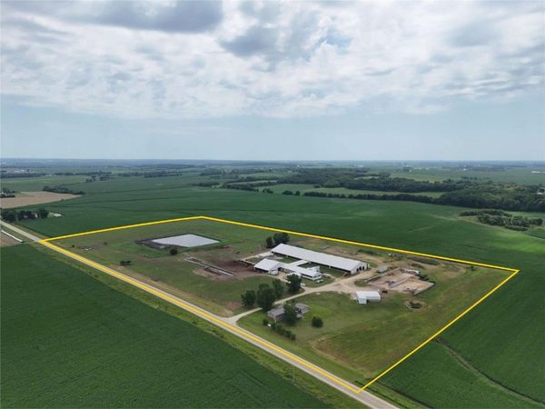 1350 Waubeek Road, Central City, IA 52214