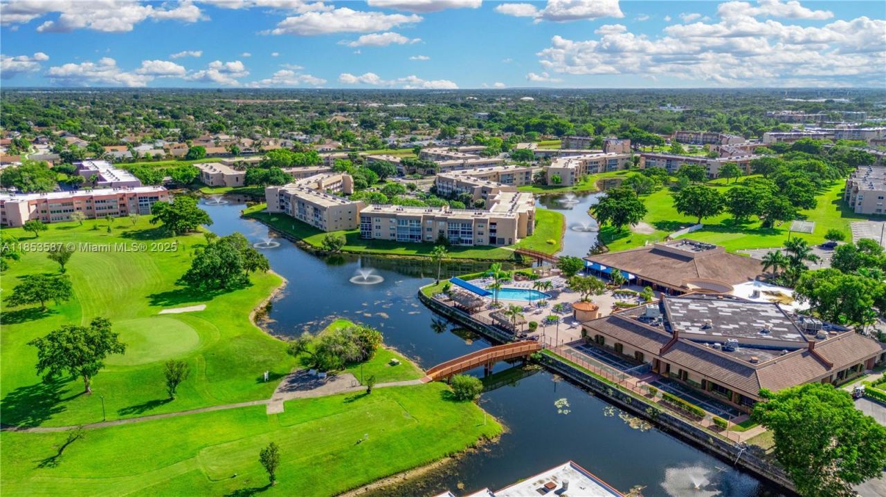 9461 Sunrise Lakes Blvd, Unit 207, Sunrise, FL 33322 Photo