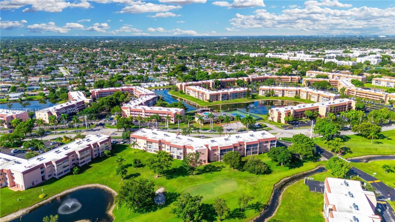 9461 Sunrise Lakes Blvd, Unit 207, Sunrise, FL 33322 Photo