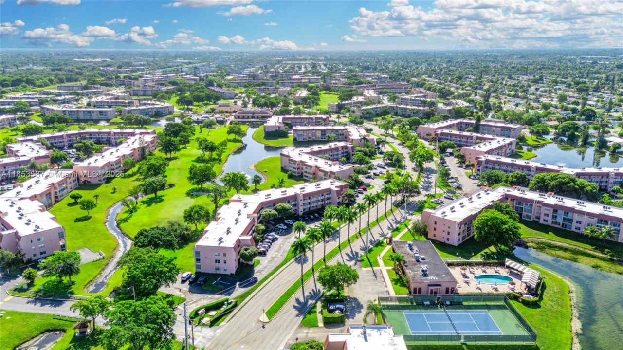 9461 Sunrise Lakes Blvd, Unit 207, Sunrise, FL 33322 Photo