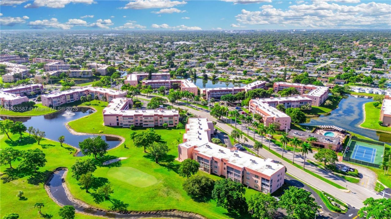 9461 Sunrise Lakes Blvd, Unit 207, Sunrise, FL 33322 Photo