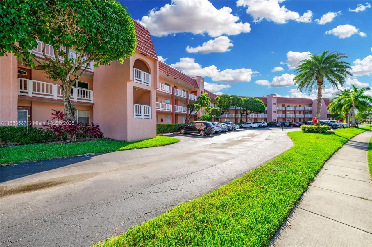 9461 Sunrise Lakes Blvd, Unit 207, Sunrise, FL 33322 Photo