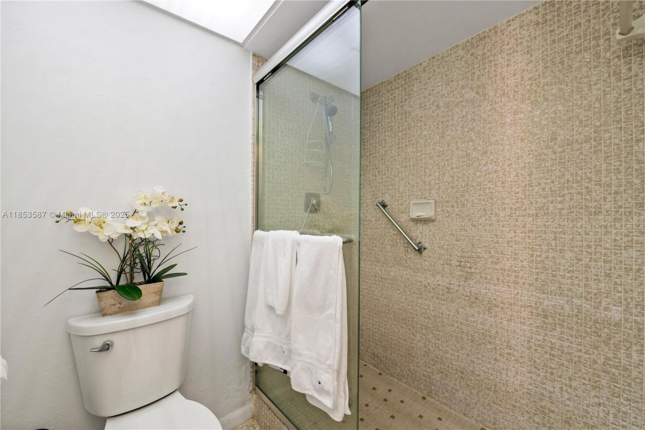 9461 Sunrise Lakes Blvd, Unit 207, Sunrise, FL 33322 Photo