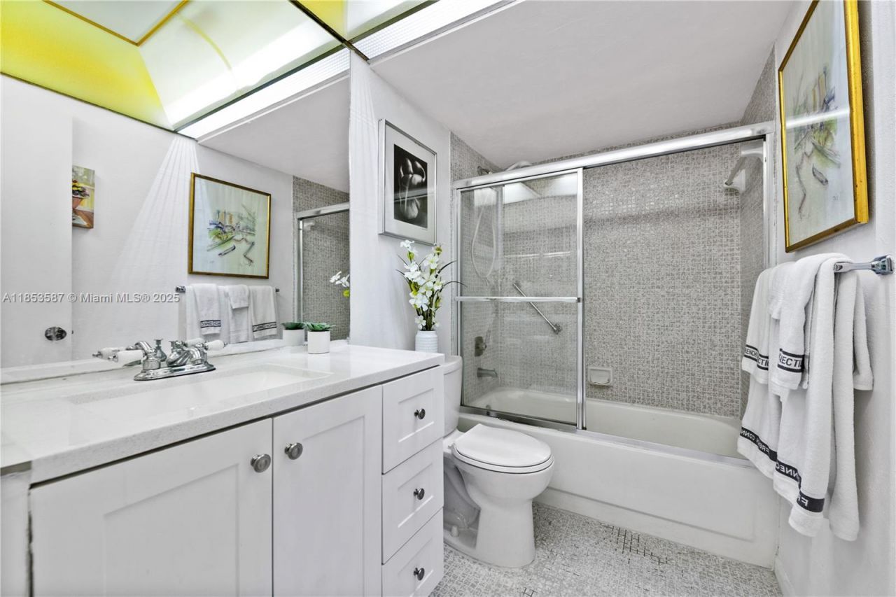 9461 Sunrise Lakes Blvd, Unit 207, Sunrise, FL 33322 Photo