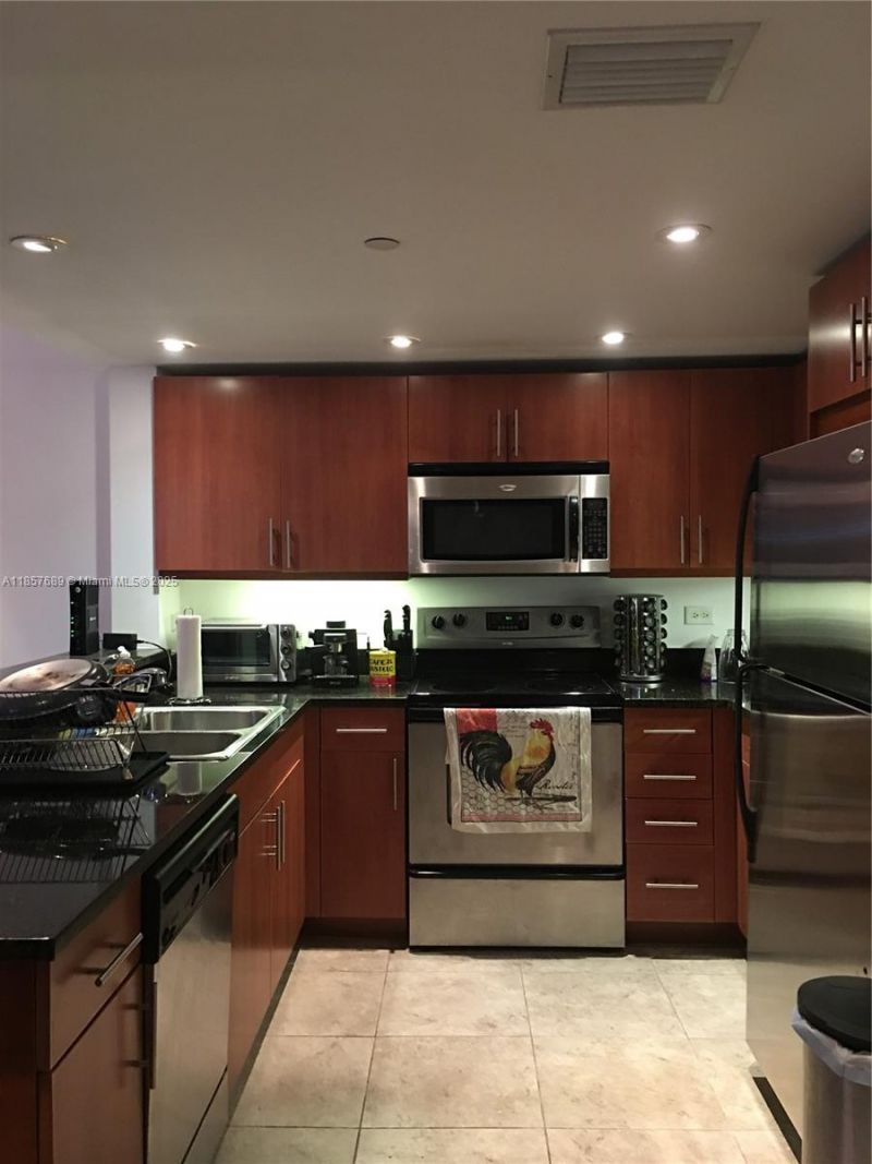111 E Flagler St, Unit 1007, Miami, FL 33131 Photo