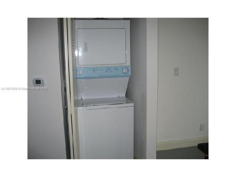 111 E Flagler St, Unit 1007, Miami, FL 33131 Photo