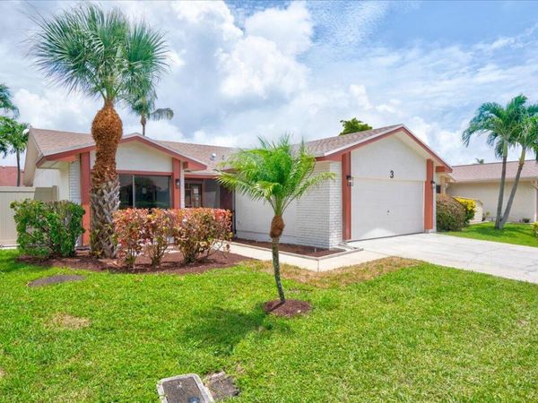 3 Fawlkland Circle, Boynton Beach, FL 33426
